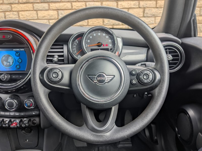 2019 (68) MINI CONVERTIBLE 1.5 Cooper II 2dr Auto 4631089