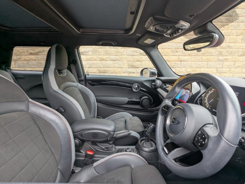 2023 (73) MINI HATCHBACK 1.5 Cooper Sport 3dr Auto 4612164