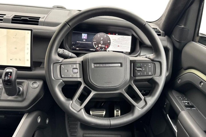 2026 (26) LAND ROVER DEFENDER 3.0 D350 X 90 3dr Auto 5728201