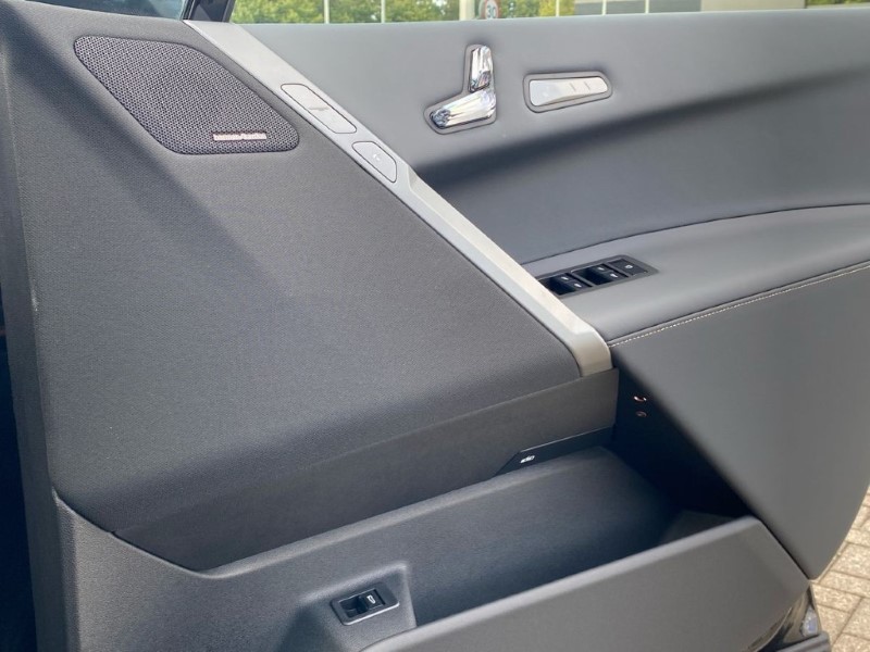 2025 (75) BMW iX 300kW xDrive45 M Sport 101kWh 5dr Auto 4944096