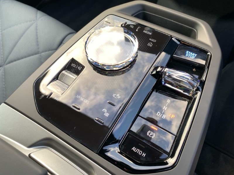 2025 (75) BMW iX 300kW xDrive45 M Sport 101kWh 5dr Auto 4944085