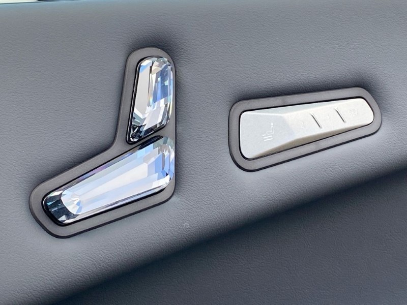 2025 (75) BMW iX 300kW xDrive45 M Sport 101kWh 5dr Auto 4944098