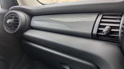 2016 (16) MINI HATCHBACK 1.5 Cooper 5dr Auto 4699719