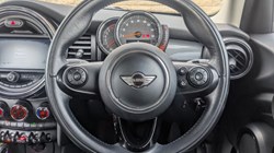 2016 (16) MINI HATCHBACK 1.5 Cooper 5dr Auto 4699696