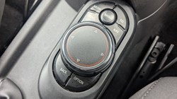 2016 (16) MINI HATCHBACK 1.5 Cooper 5dr Auto 4699721
