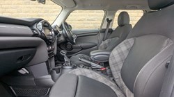 2016 (16) MINI HATCHBACK 1.5 Cooper 5dr Auto 4699725