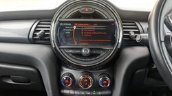 2016 (16) MINI HATCHBACK 1.5 Cooper 5dr Auto 4699716