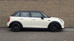 2016 (16) MINI HATCHBACK 1.5 Cooper 5dr Auto 4699694
