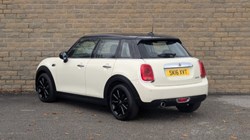 2016 (16) MINI HATCHBACK 1.5 Cooper 5dr Auto 4699693