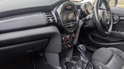 2016 (16) MINI HATCHBACK 1.5 Cooper 5dr Auto 4699698