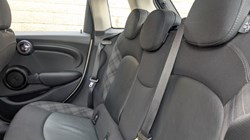 2016 (16) MINI HATCHBACK 1.5 Cooper 5dr Auto 4699703