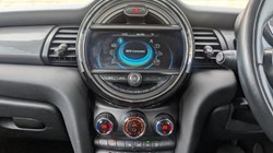 2016 (16) MINI HATCHBACK 1.5 Cooper 5dr Auto 4699699