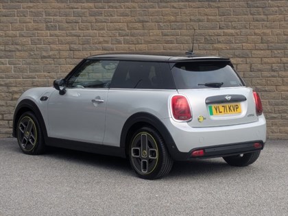 2021 (71) MINI HATCHBACK 135kW Cooper S Level 2 33kWh 3dr Auto