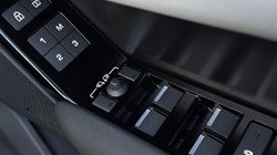 2026 (26) LAND ROVER RANGE ROVER VELAR 2.0 D200 MHEV Dynamic SE 5dr Auto 5785144