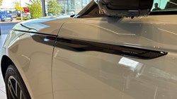 2025 (25) LAND ROVER RANGE ROVER VELAR 2.0 D200 MHEV Dynamic SE 5dr Auto 4491577