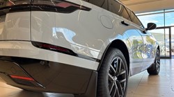 2025 (25) LAND ROVER RANGE ROVER VELAR 2.0 D200 MHEV Dynamic SE 5dr Auto 4491608