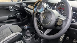2022 (22) MINI HATCHBACK 1.5 Cooper Sport 3dr 4702258