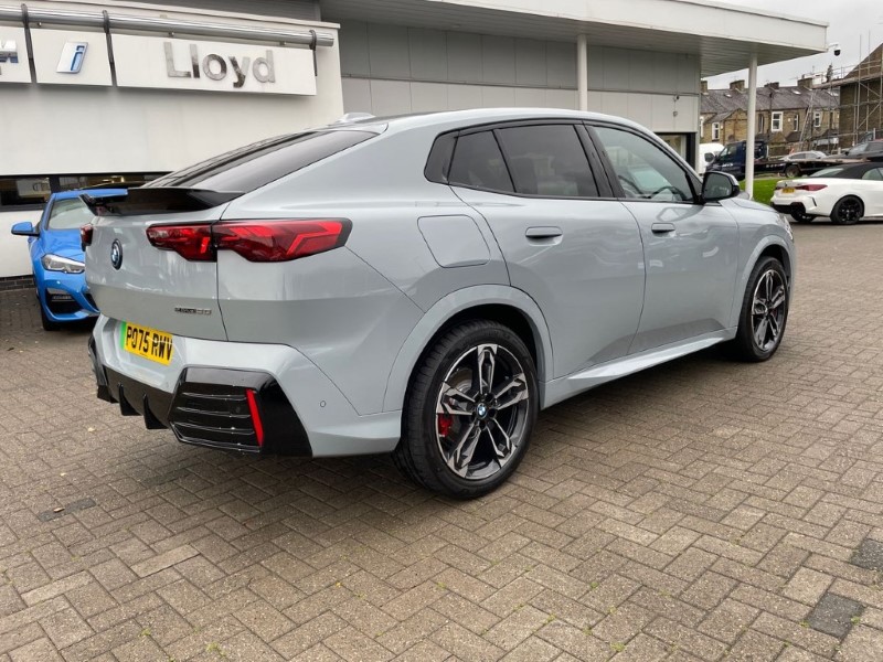 2025 (75) BMW iX2 150kW eDrive20 Shadow Edition 65kWh 5dr Auto 4772280