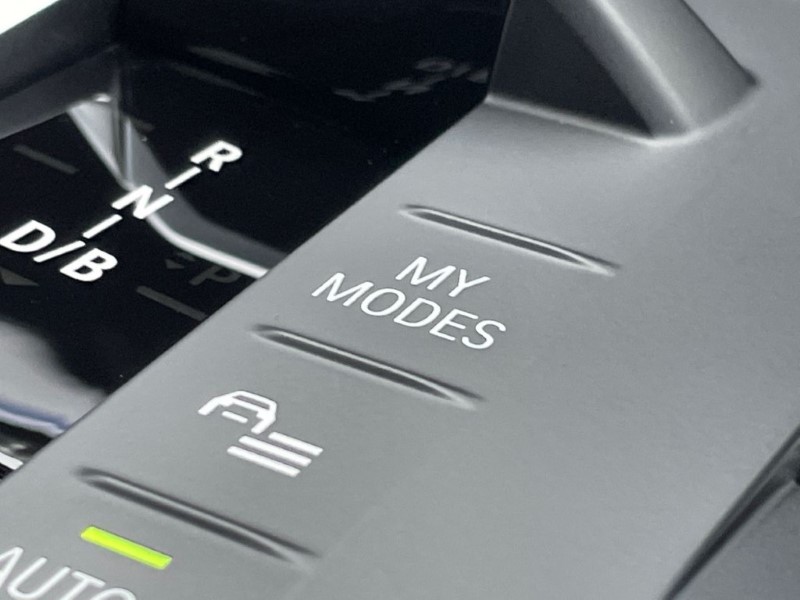 2025 (75) BMW iX2 150kW eDrive20 Shadow Edition 65kWh 5dr Auto 4772252