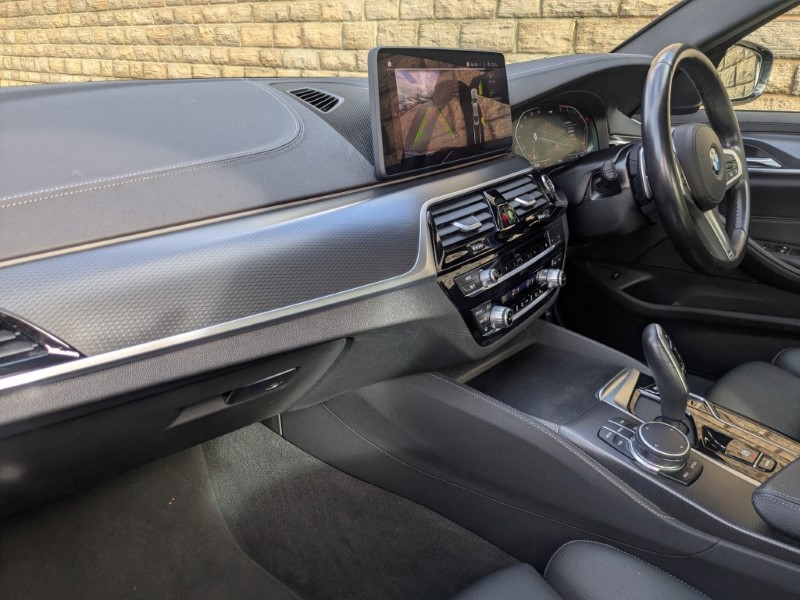 2022 (72) BMW 5 SERIES 530d xDrive MHT M Sport 4dr Auto 4692533