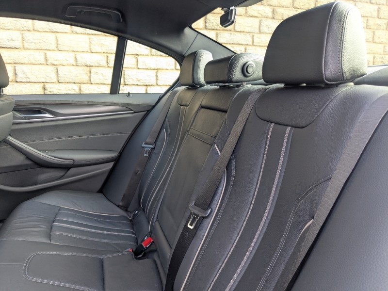 2022 (72) BMW 5 SERIES 530d xDrive MHT M Sport 4dr Auto 4692538