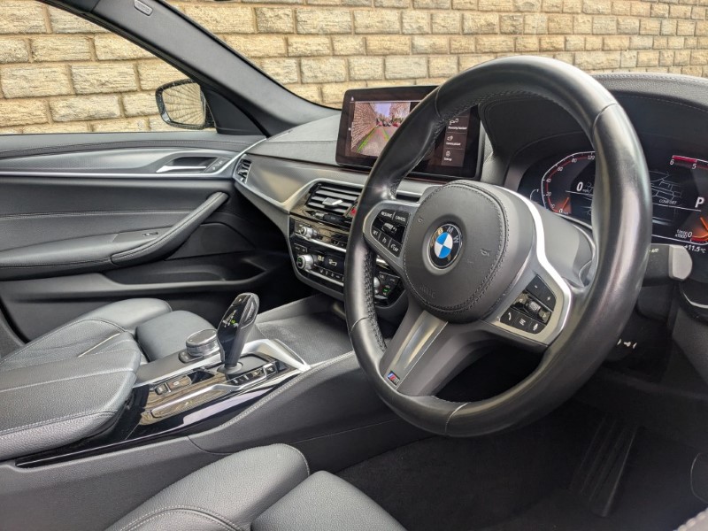 2022 (72) BMW 5 SERIES 530d xDrive MHT M Sport 4dr Auto 4692532