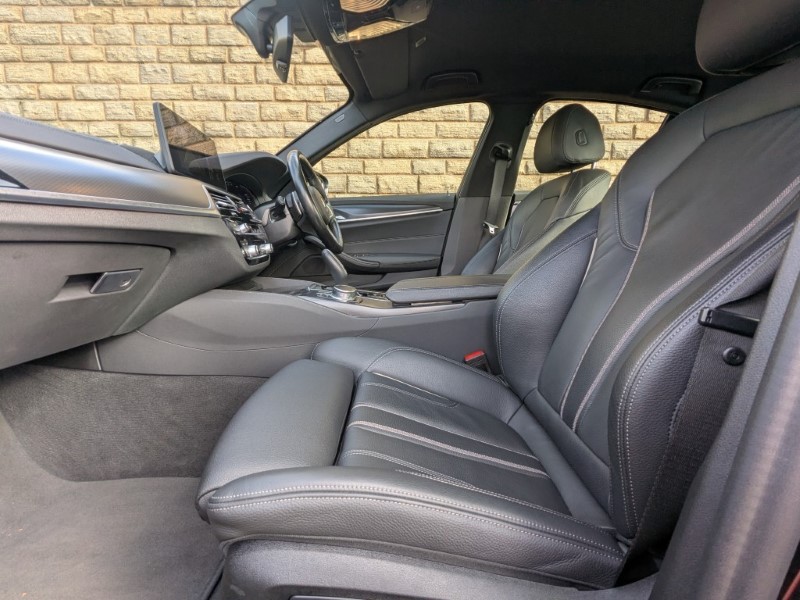 2022 (72) BMW 5 SERIES 530d xDrive MHT M Sport 4dr Auto 4692565