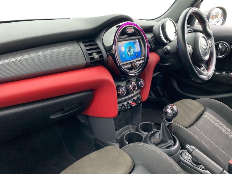 2018 (18) MINI HATCHBACK 1.5 Cooper II 5dr 4766001
