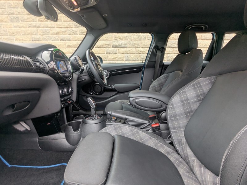 2019 (19) MINI HATCHBACK 2.0 Cooper S Sport II 5dr Auto 4991621