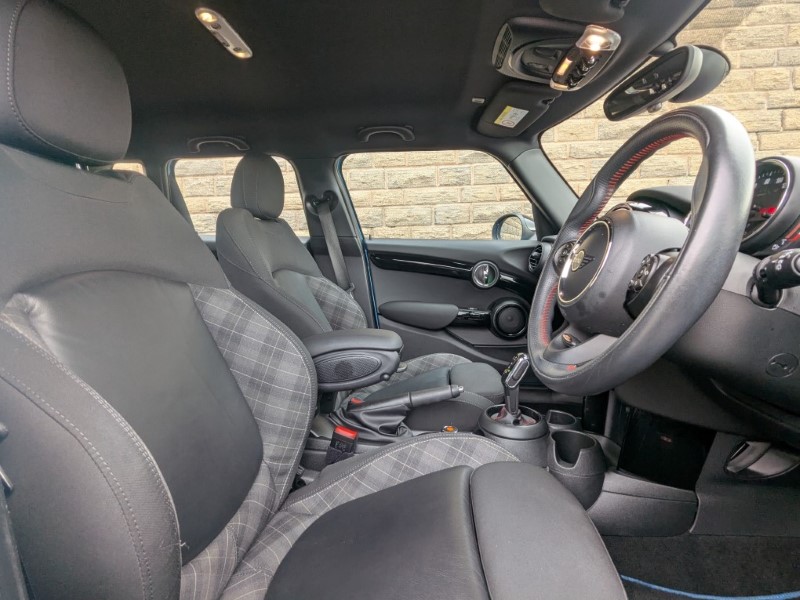 2019 (19) MINI HATCHBACK 2.0 Cooper S Sport II 5dr Auto 4991598