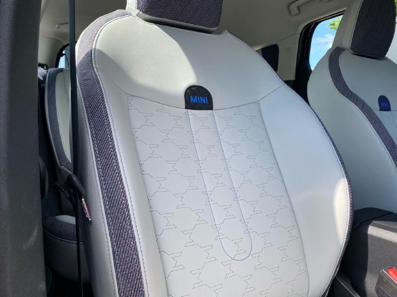 2025 (74) MINI COUNTRYMAN 150kW E Classic 66kWh 5dr Auto 4727464