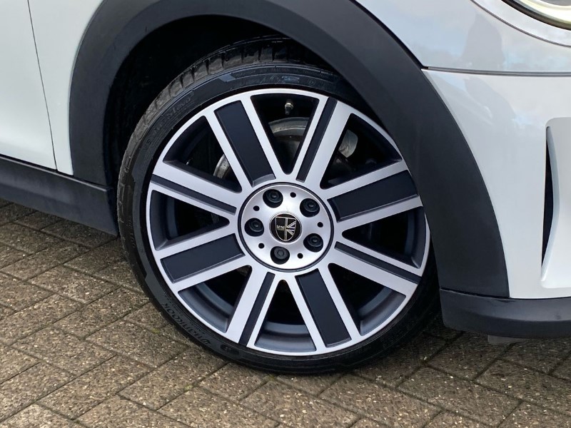 2022 (22) MINI CONVERTIBLE 1.5 Cooper Exclusive 2dr Auto 4872907