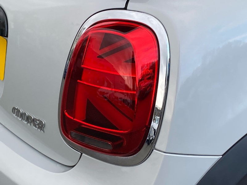 2022 (22) MINI CONVERTIBLE 1.5 Cooper Exclusive 2dr Auto 4872910