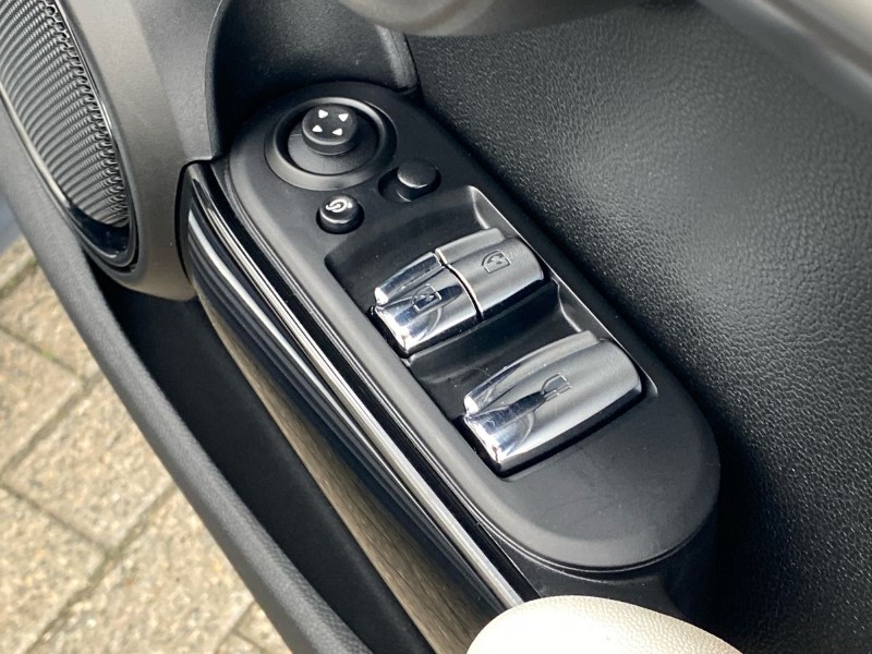 2022 (22) MINI CONVERTIBLE 1.5 Cooper Exclusive 2dr Auto 4872889