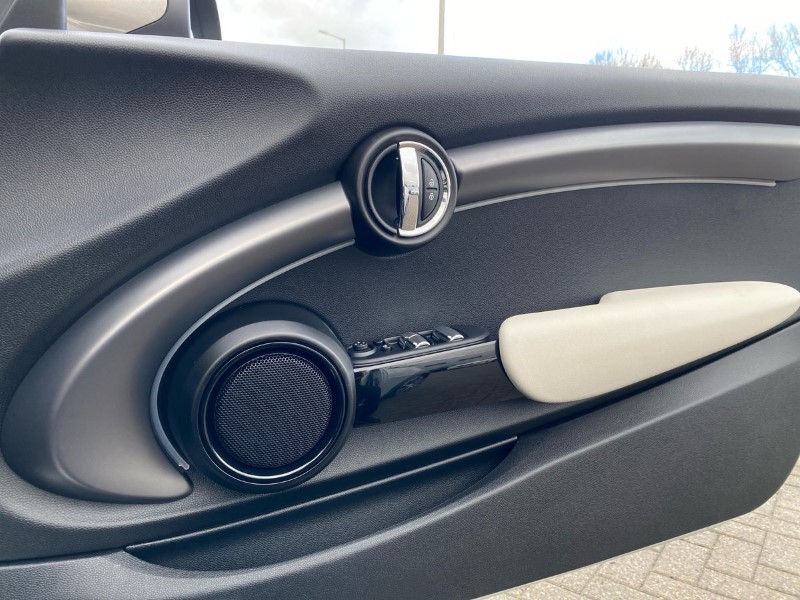 2022 (22) MINI CONVERTIBLE 1.5 Cooper Exclusive 2dr Auto 4872888