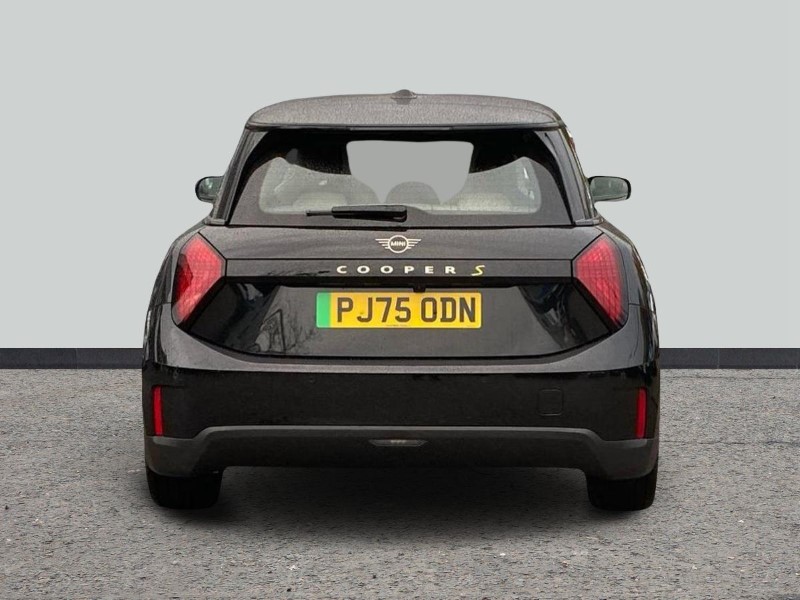 2025 (75) MINI COOPER 160kW SE Exclusive 54kWh 3dr Auto 4872931