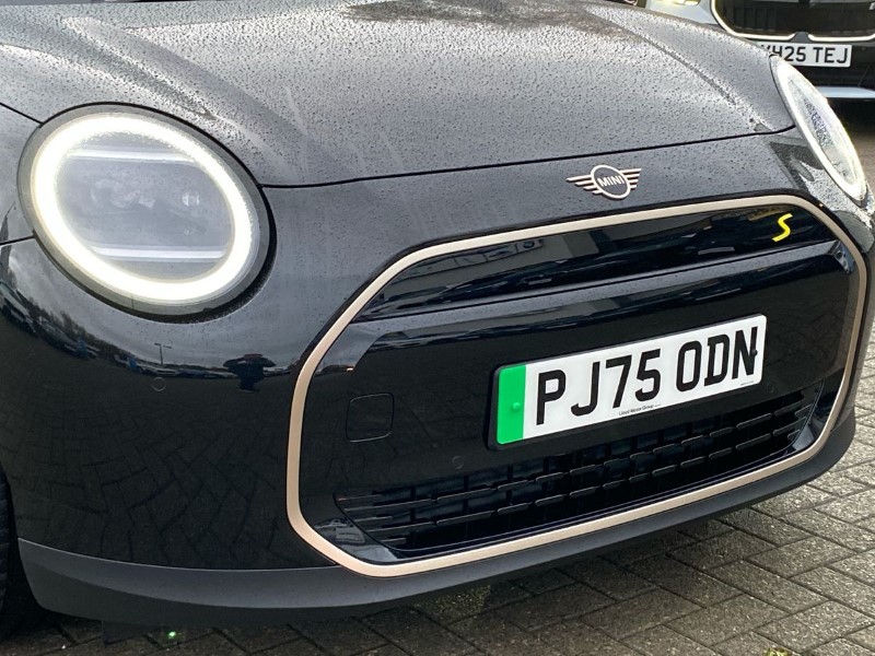 2025 (75) MINI COOPER 160kW SE Exclusive 54kWh 3dr Auto 4872958