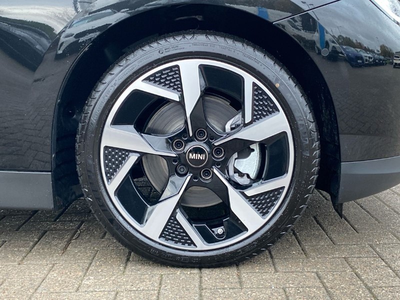 2025 (75) MINI COOPER 160kW SE Exclusive 54kWh 3dr Auto 4872930