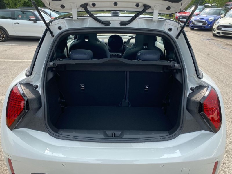 2025 (25) MINI COOPER 2.0 S Exclusive 3dr Auto 4752716