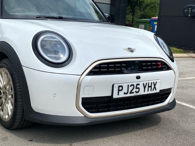 2025 (25) MINI COOPER 2.0 S Exclusive 3dr Auto 4752747