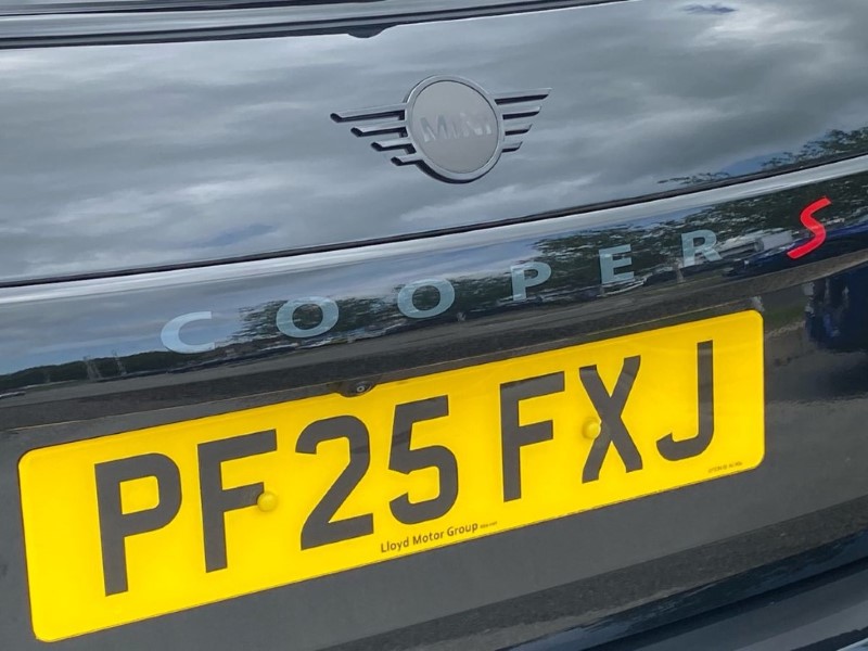 2025 (25) MINI COOPER 2.0 S Sport 3dr Auto 4752850