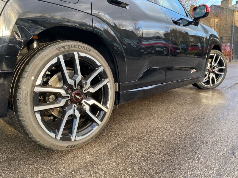 2025 (74) MINI ACEMAN 160kW SE Sport 54kWh 5dr Auto 4752965