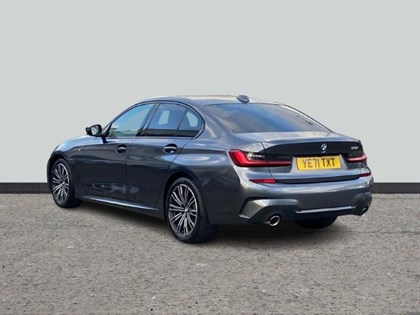 2021 (71) BMW 3 SERIES 318i M Sport 4dr Step Auto