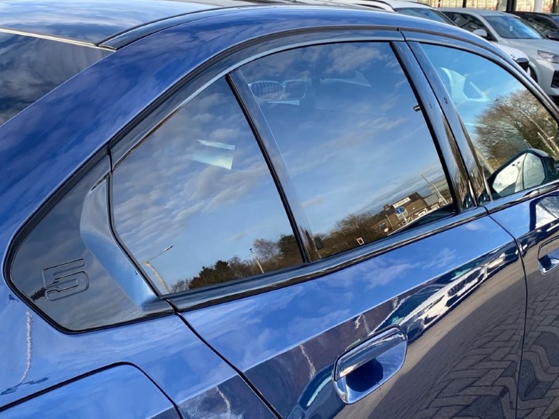 2025 (25) BMW I5 250kW eDrive40 M Sport 84kWh 4dr Auto 4814723