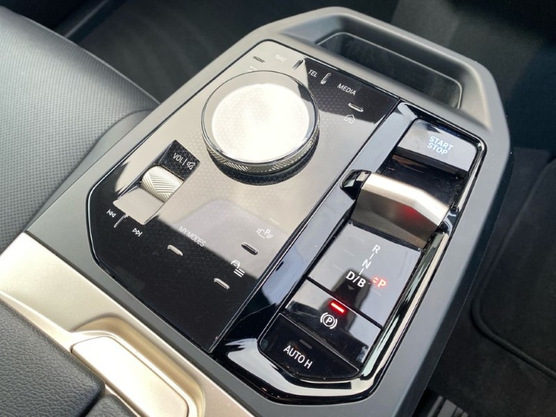 2022 (72) BMW iX 240kW xDrive40 M Sport 76.6kWh 5dr Auto 4845431