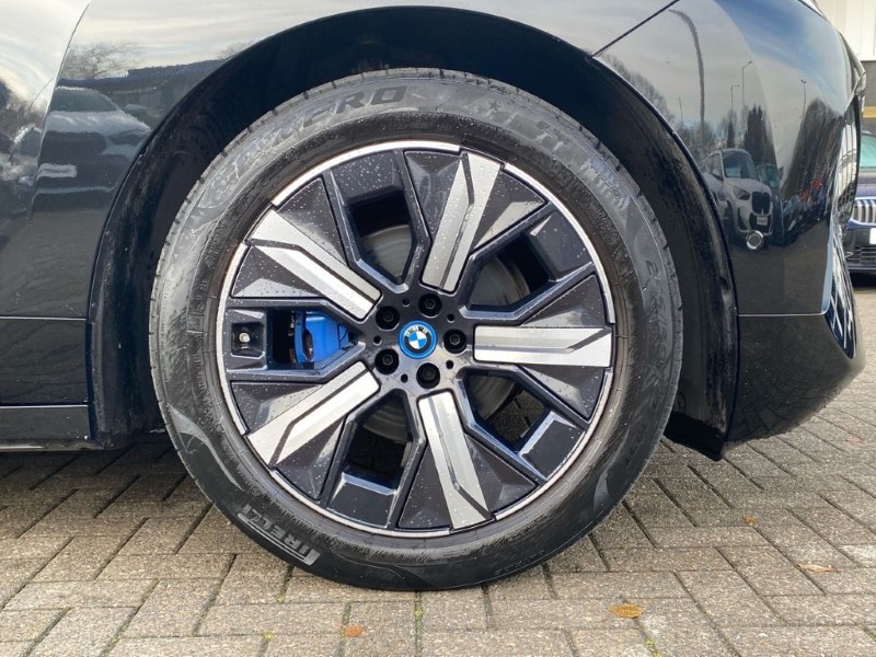 2022 (72) BMW iX 240kW xDrive40 M Sport 76.6kWh 5dr Auto 4845435