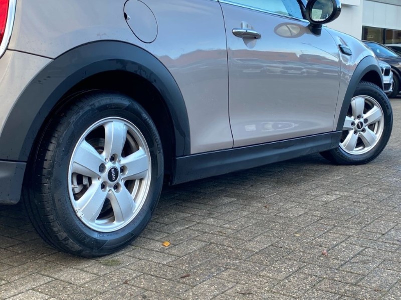 2022 (72) MINI HATCHBACK 1.5 Cooper Classic 3dr Auto 4872265