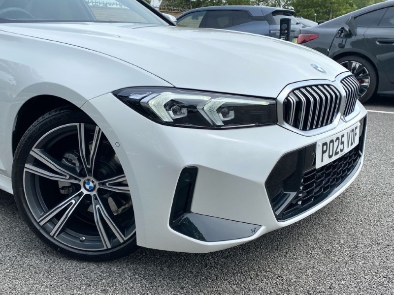 2025 (25) BMW 3 SERIES 320i M Sport 4dr Step Auto 4812555