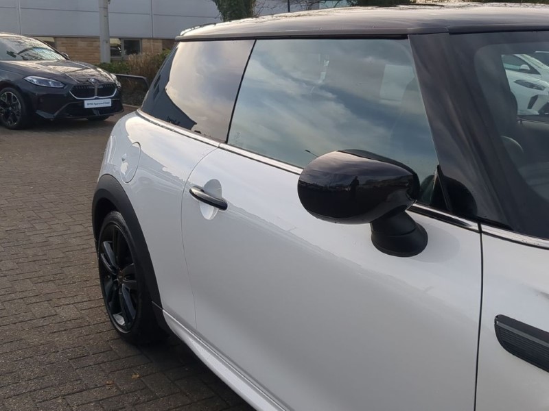 2022 (72) MINI HATCHBACK 1.5 Cooper Sport 3dr Auto 4849964