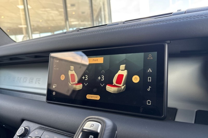 2023 (73) LAND ROVER COMMERCIAL DEFENDER 3.0 D250 Hard Top Auto [3 Seat] 5243228